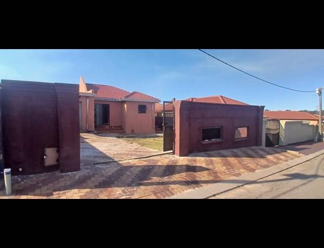 2 BEDROOM HOUSE FOR SALE IN RIVERLEA